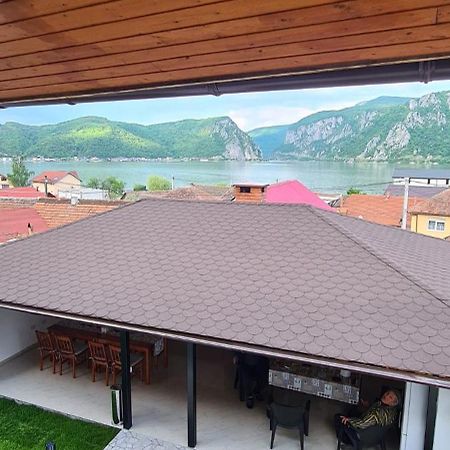 Alexandra Si Adan Villa Dubova Exterior foto