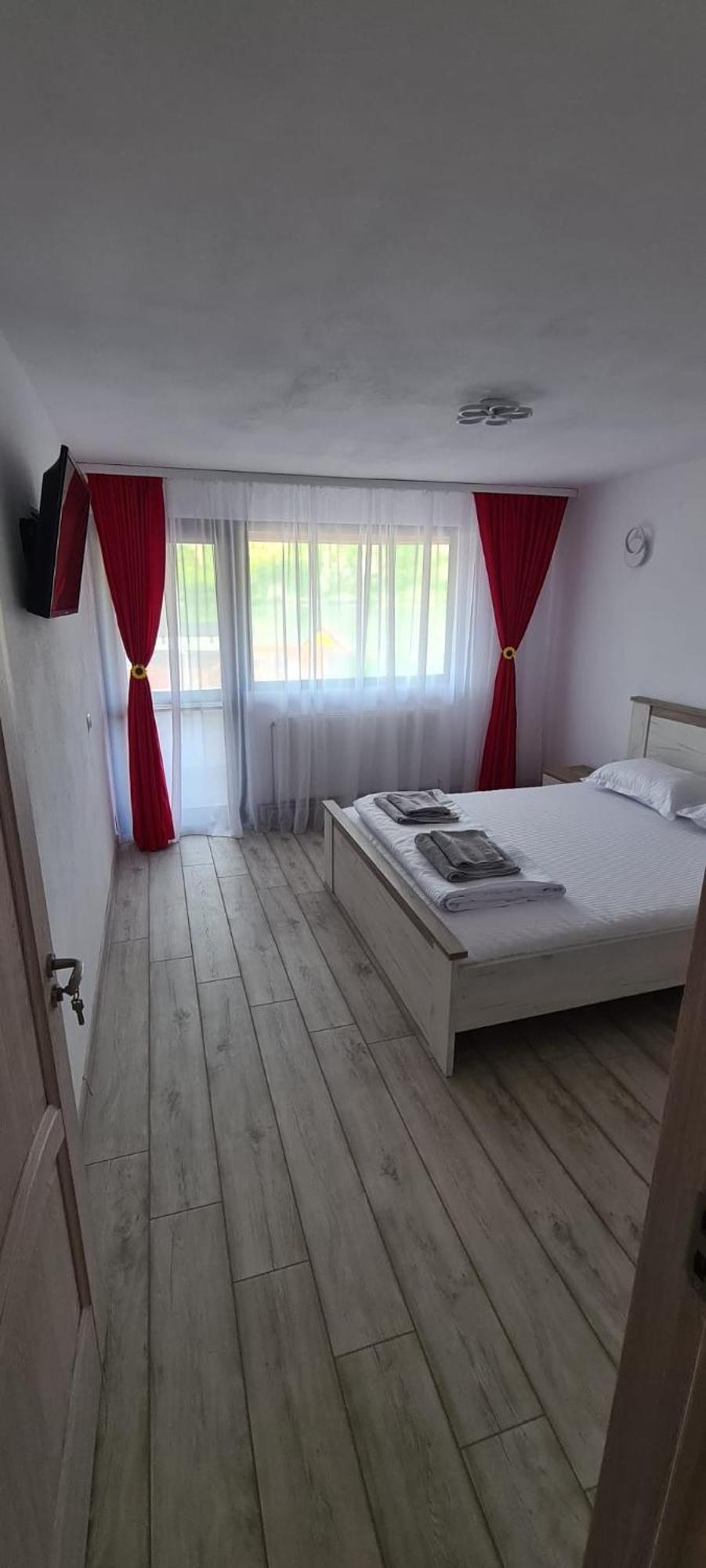 Alexandra Si Adan Villa Dubova Exterior foto